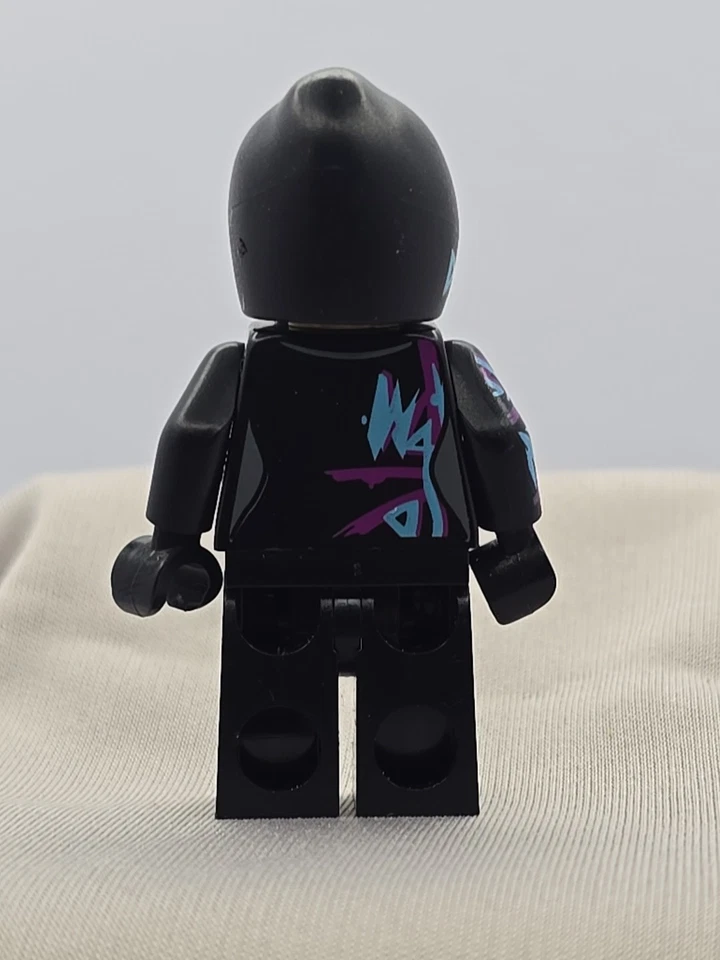 Minifigura LEGO® Película Héroe Femenino Estilo Salvaje Capucha Estilo Wyldstyle 70801 Foto 2 de 4