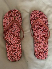 Women s Pink Leopard Print Rubber Flip Flops Size 10 Sandals