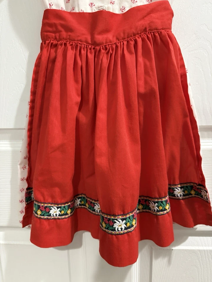 Vestido Oktoberfest Edelweiss para niñas con delantal corazón botones hecho a mano? Faltan etiquetas Foto 2 de 4