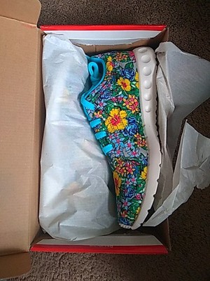 PUMA Carson Hibiscus Floral Print Size 8 1/2 Running Shoe NEW IN BOX RARE FIND 