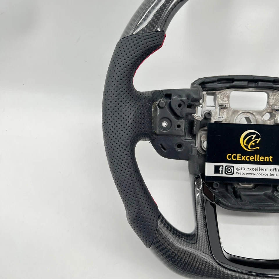 For Land Rover Range Rover Sport 2014-2020 Real Carbon Fiber Steering Wheel - Image 3 of 4