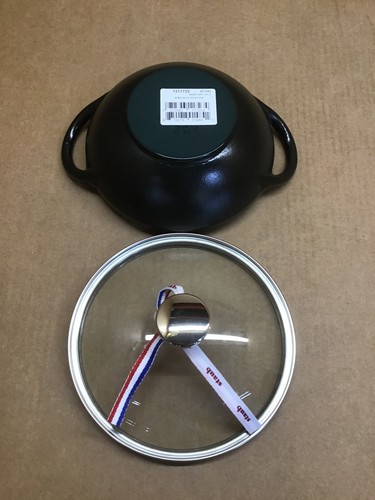 STAUB Cast Iron 0.5-qt Baby Wok - Picture 2 of 9