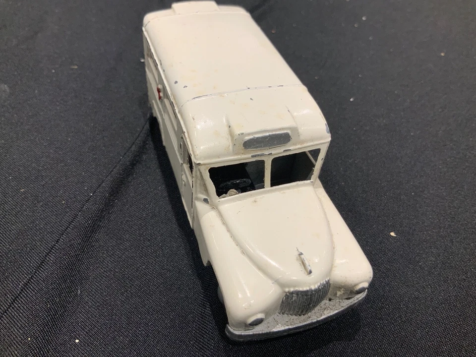 Ambulancia Morestone Daimler completa rara Foto 2 de 4