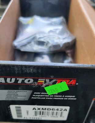 Disc Brake Pad Set-Pads Auto Extra AXMD642A