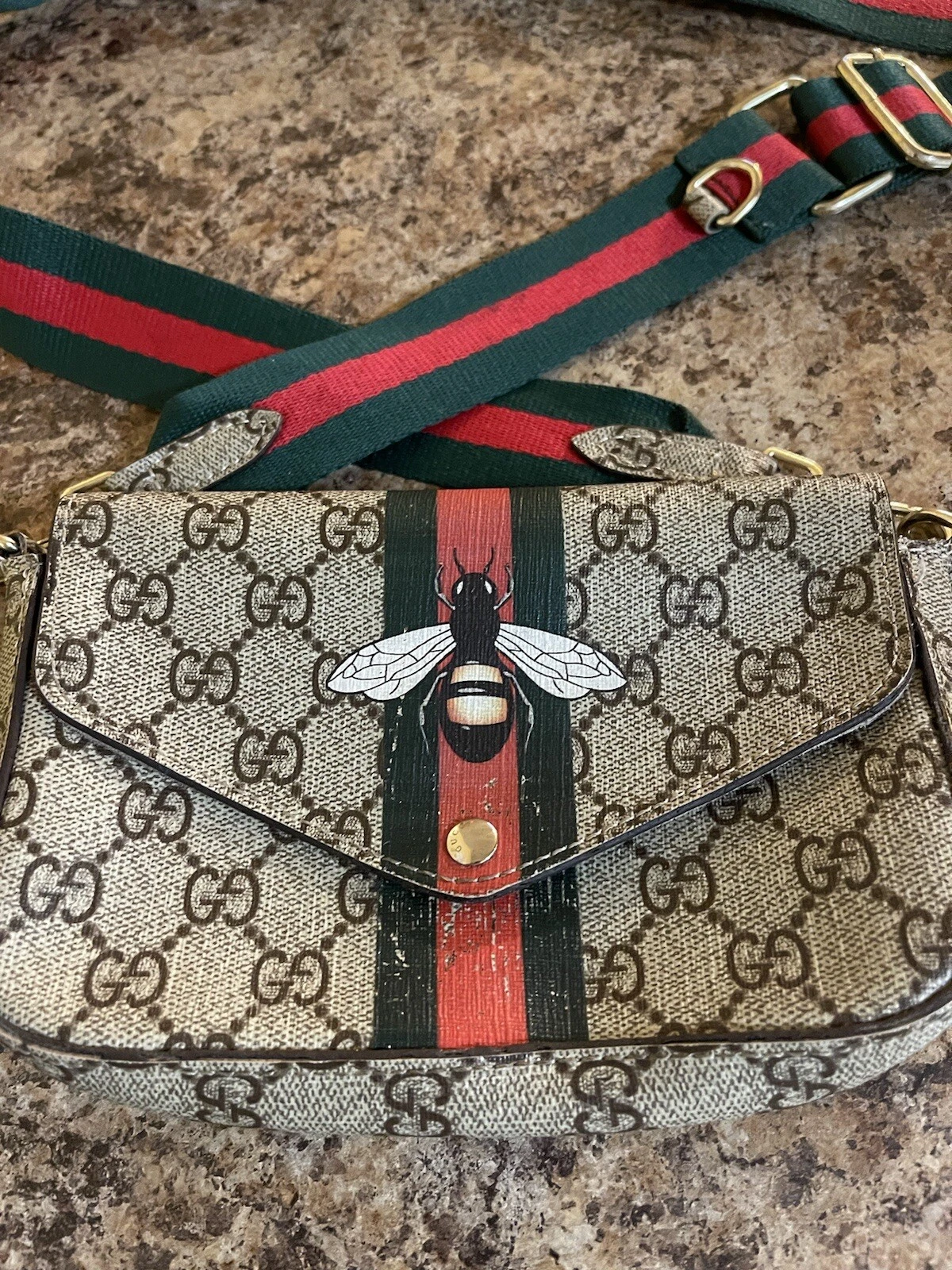 Mini sac bandoulière Gucci papillon d'occasion 070117 veuillez lire la description