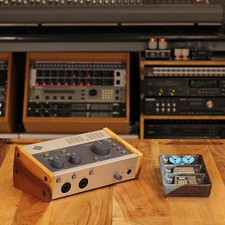 Universal Audio VOLT 476 4-In 4-Out USB Audio Interface Tilt Wood Panel Upgrade