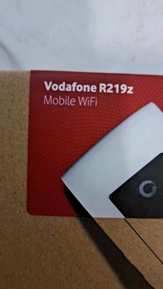 Vodafone R219z Hotspot Wi-Fi Mobile 4G LTE Router Bianco - Immagine 4 di 4