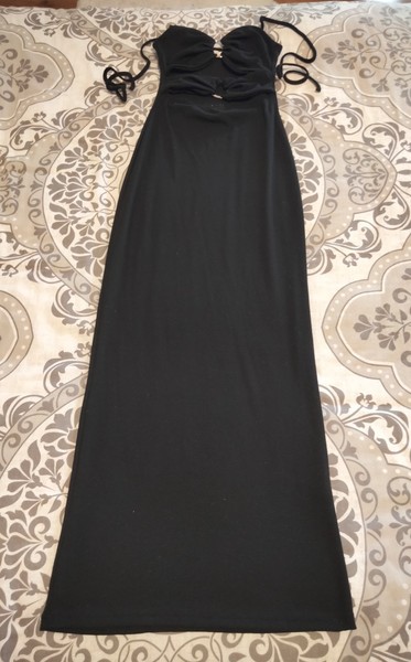 'Dazie' Black Cutout Knit Maxi Dress - size 6