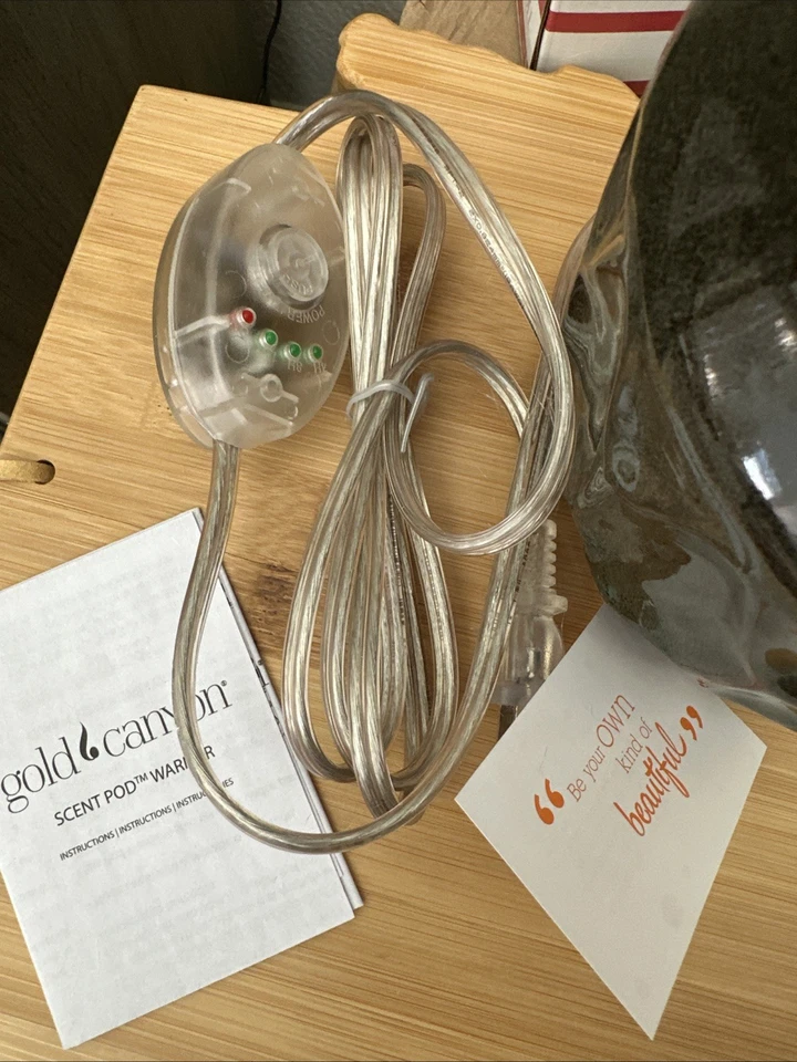 Gold Canyon Candle Co. Calentador POD mediano con aroma verde oscuro Foto 4 de 4