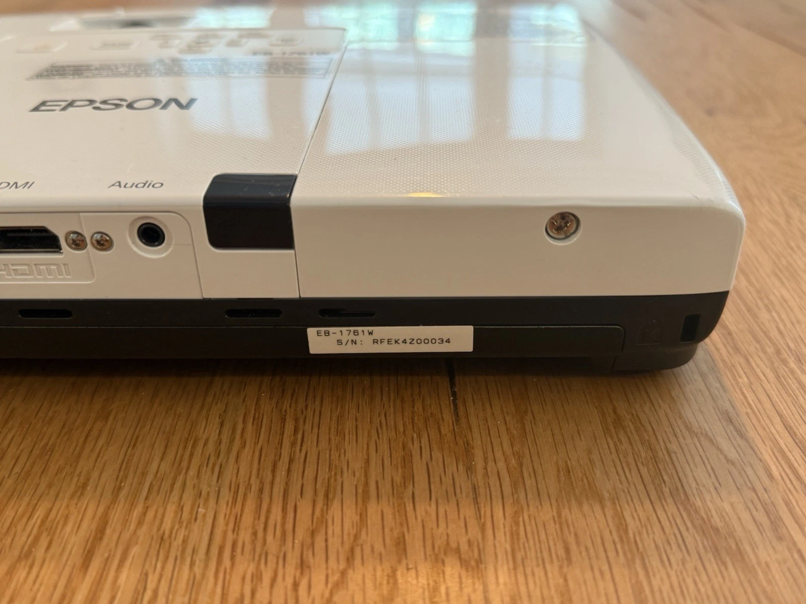 Epson EB-1761W Projector WXGA 3LCD Portable 2600 Lumens - Good Used Condition 4