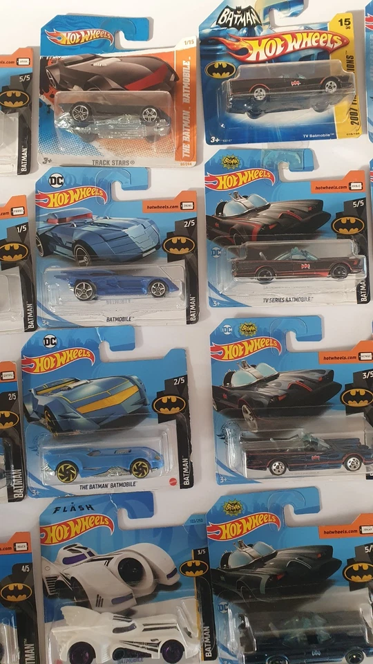 LOTTO 30 MODELLINI AUTO HOT WHEELS SERIE BATMAN - BAT MAN - Immagine 4 di 4