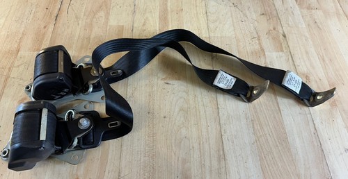 Mercedes W123 Sicherheitsgurt Gurt hinten links rechts Ab Bj 83 Serie 3