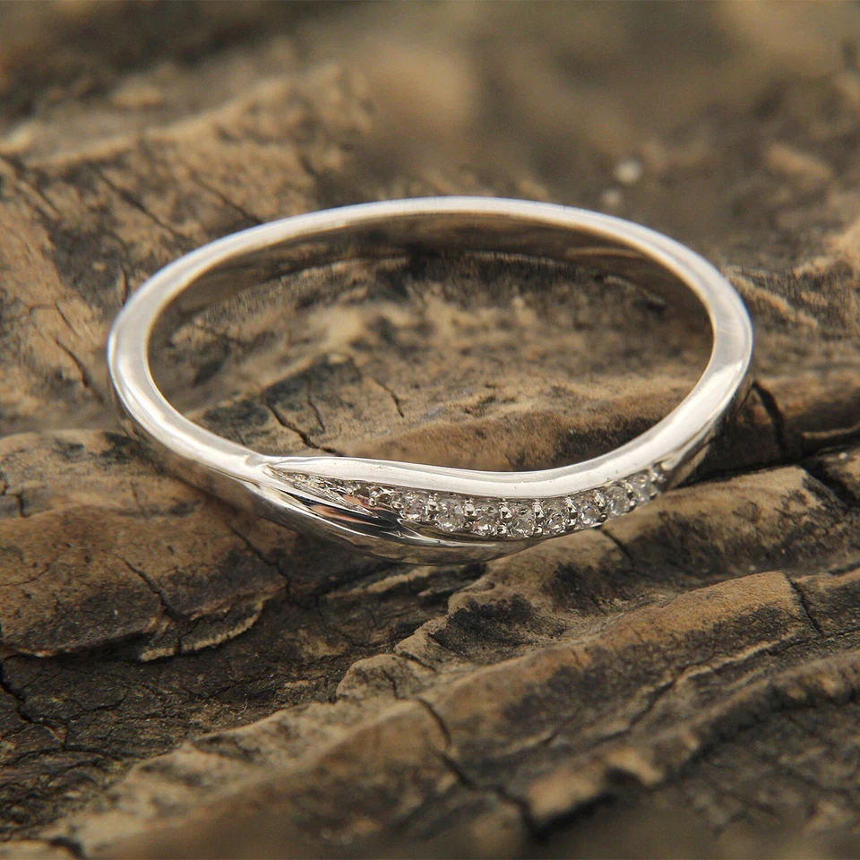 Anel de aliança de casamento feminino redemoinho de zircão cúbico redondo 0,25 CT em prata 925 tamanho 6 - Imagem 4 de 4