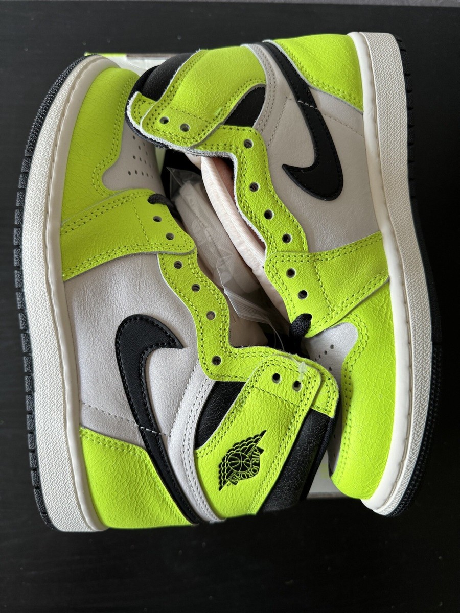 シューズ(男性用) Nike Air Jordan 1 High OGVolt/Visionaire 別名「ヴィジョネア」と称される エアジョーダン1 