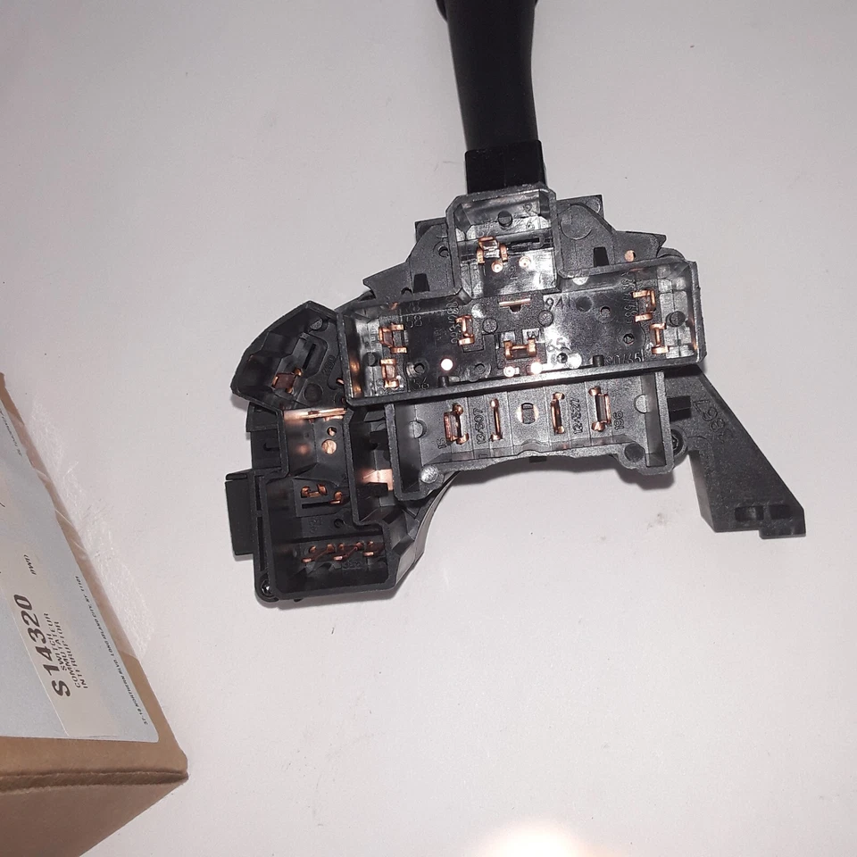 Interruptor de columna multifunción BWD S14320 negro para Ford Mustang (1987 1988 1989) Foto 4 de 4