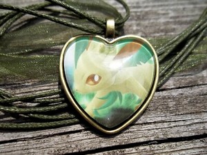 Pokemon Leafeon Handmade Pendant Glass Necklace Cosplay Dark Explorers 6/108