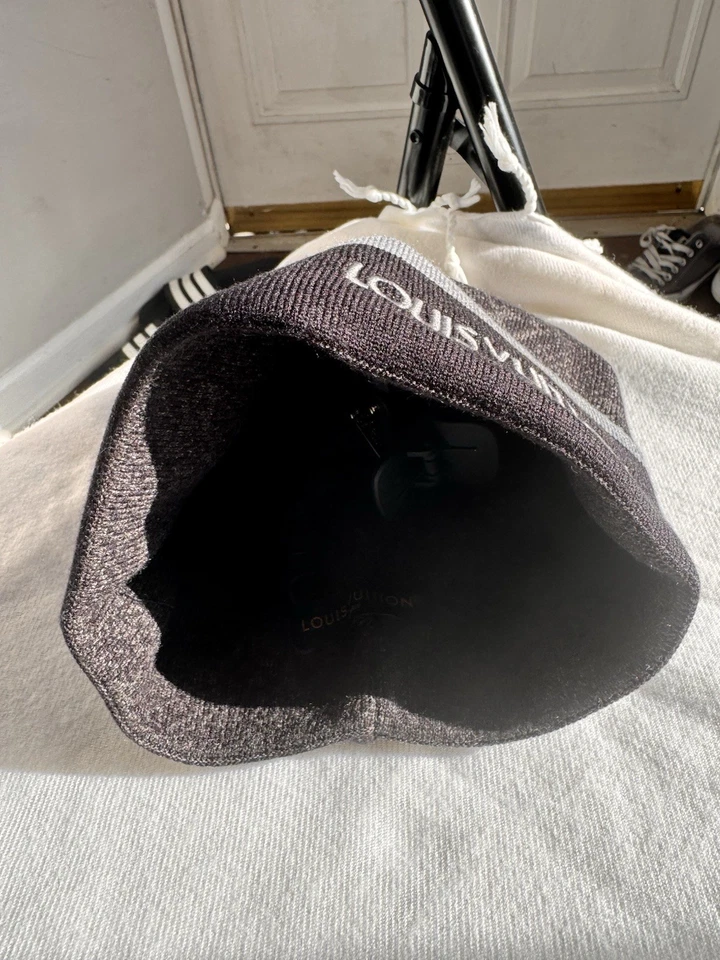 Gorro negro L V - lana suave Foto 3 de 4