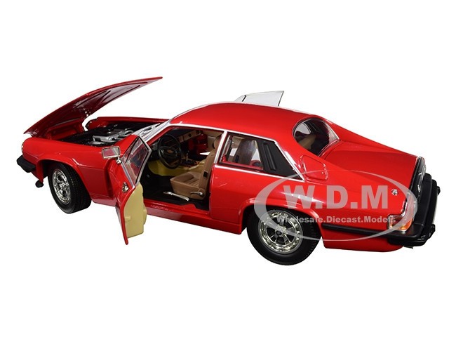 1975 JAGUAR XJS COUPE RED 1/18 DIECAST MODEL BY ROAD SIGNATURE