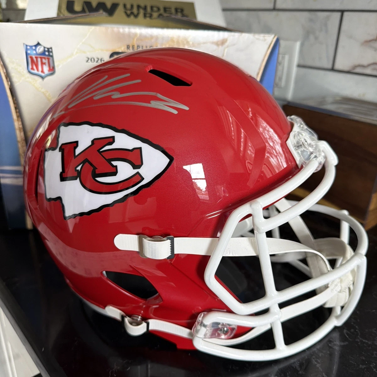 2026 Under Wraps GOLD TICKET Helmets Kenneth Walker III AUTO Kansas City Chiefs