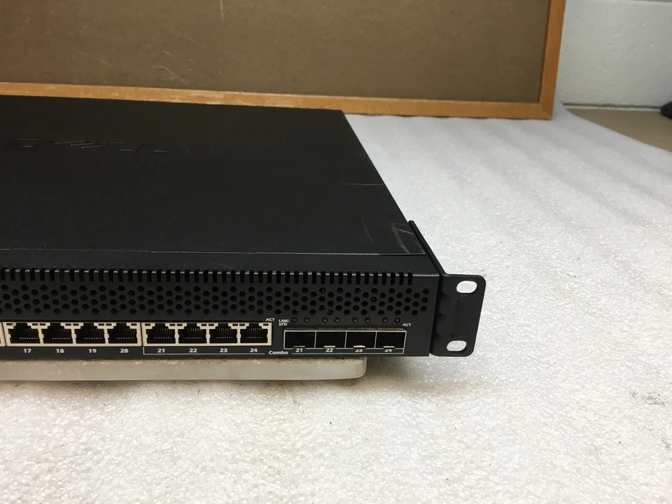 Dell PowerConnect 8024 24-Port SPF 10GbE Gigabit Network Switch w/Dual PSU - Image 3 of 4