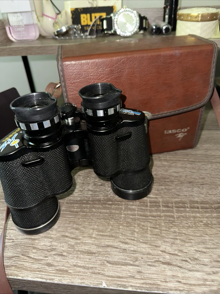 Tasco Binoculars World Class Multi Coated 8X40mm wide Angle 422Z Mint Condition - Image 2 of 3