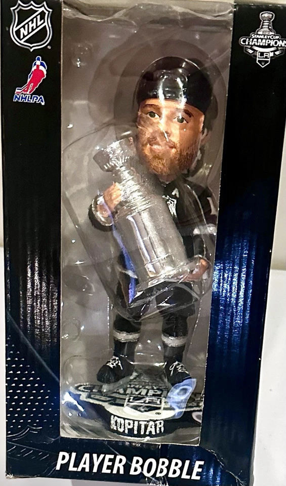 Los Angeles Kings 2012 Stanley Cup 4 Stars Bobble Heads And XL T Shirt - Image 2 of 4