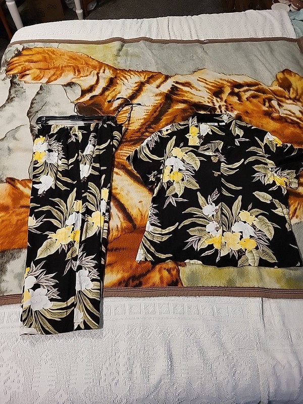 Vintage Ms. Lee Womens Shirt And Short Pants Set Size Floral Hawaiian Beach XL
