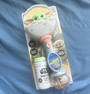 Star Wars Mandalorian The Child Light-Up Musical Bubble Wand w/ Solution