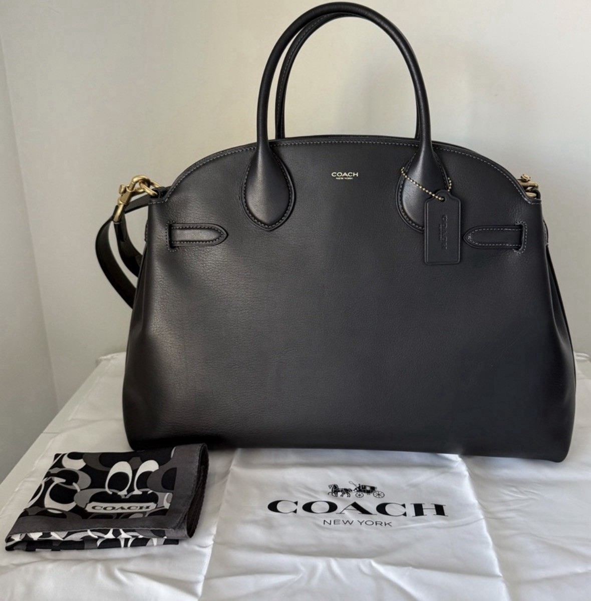 COACH empire 40 証明書あり Coach Empire 40 Shoulder Bag Detachable Strap Gold Hardware