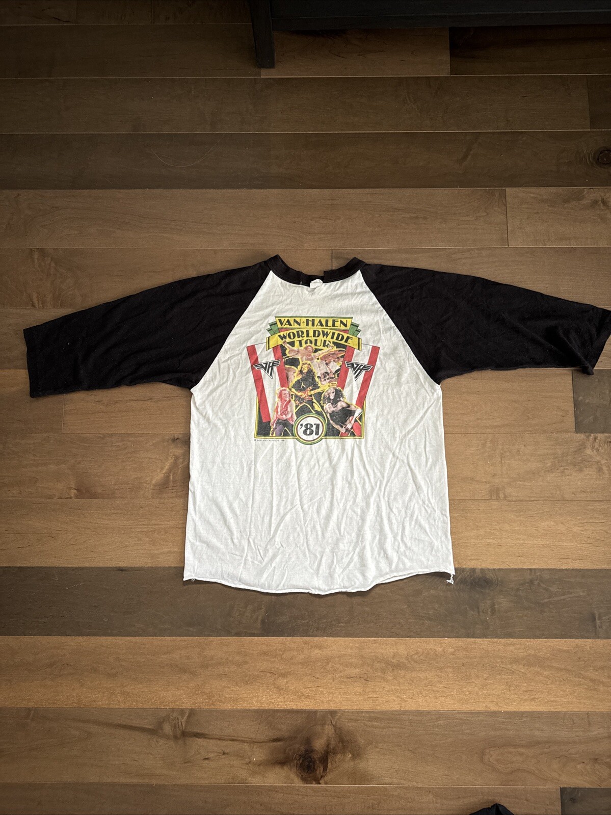 Van Halen — Worldwide raglan vintage concert t-shirt