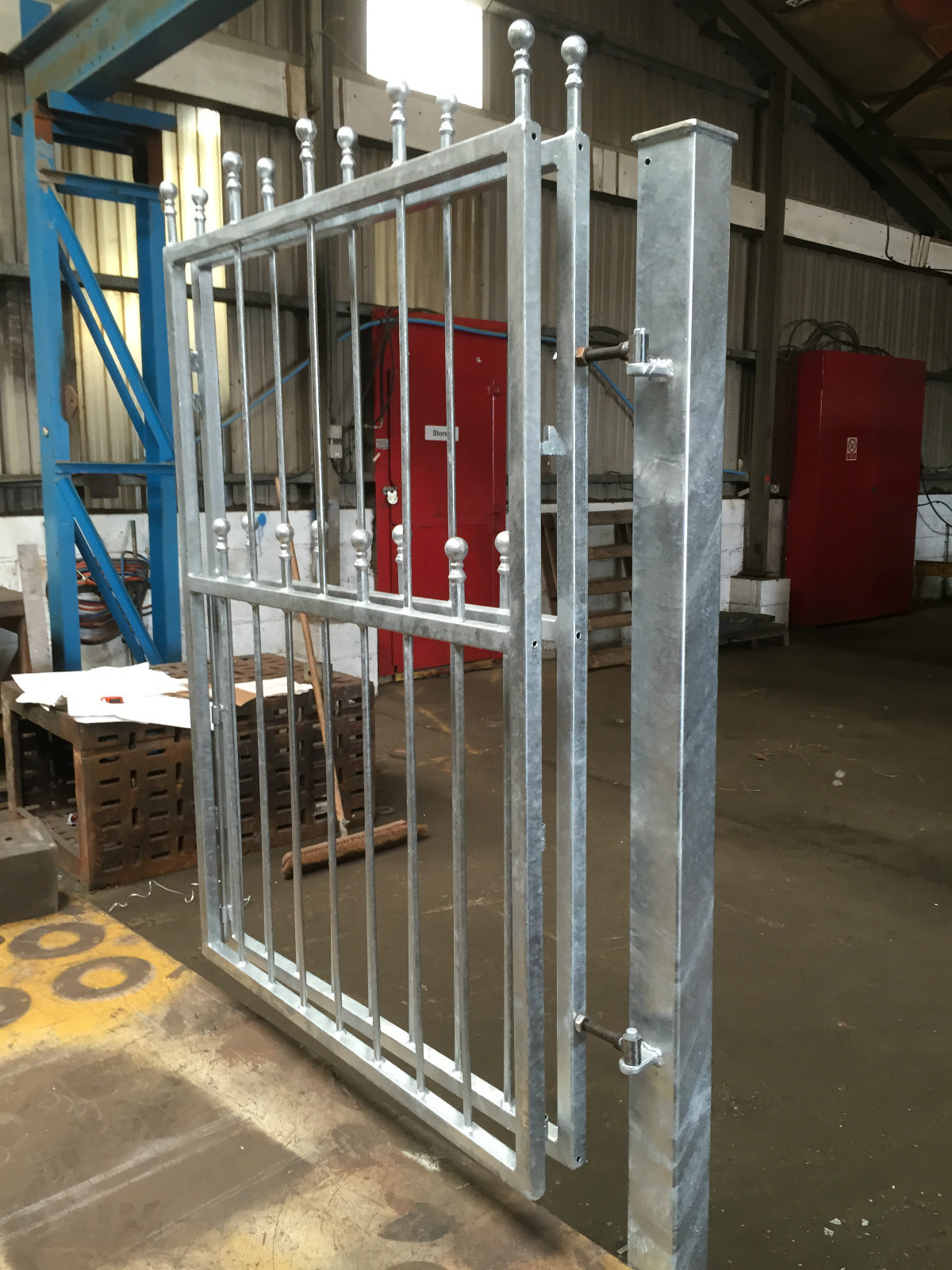 WROUGHT IRON DRIVEWAY GATES CONCERTINA STYLE eBay