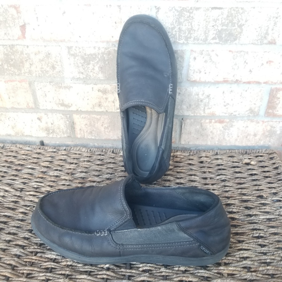 Crocs BLACK Santa Cruz Luxe Leather Triple Comfort Shoes  display picture 3