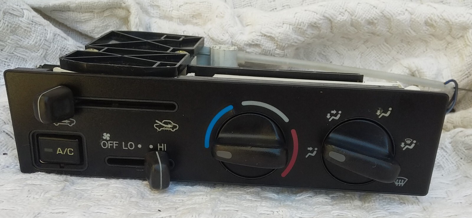 9700 TOYOTA 4Runner AC Heater Temperature Climate Controller