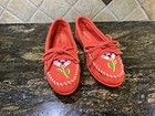 EUC Red Suede Ziigwan Waabigwan Ltd Ed. Moccasins Minnetonka Sz 9 Flower Beading — photo 10