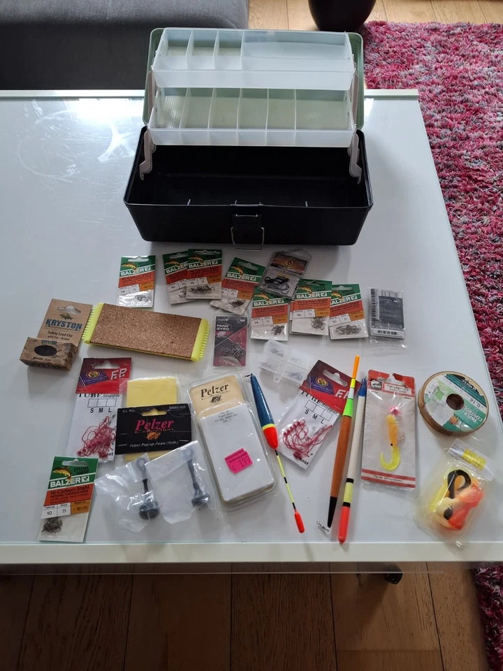 Angelkoffer mit viel Zubehör