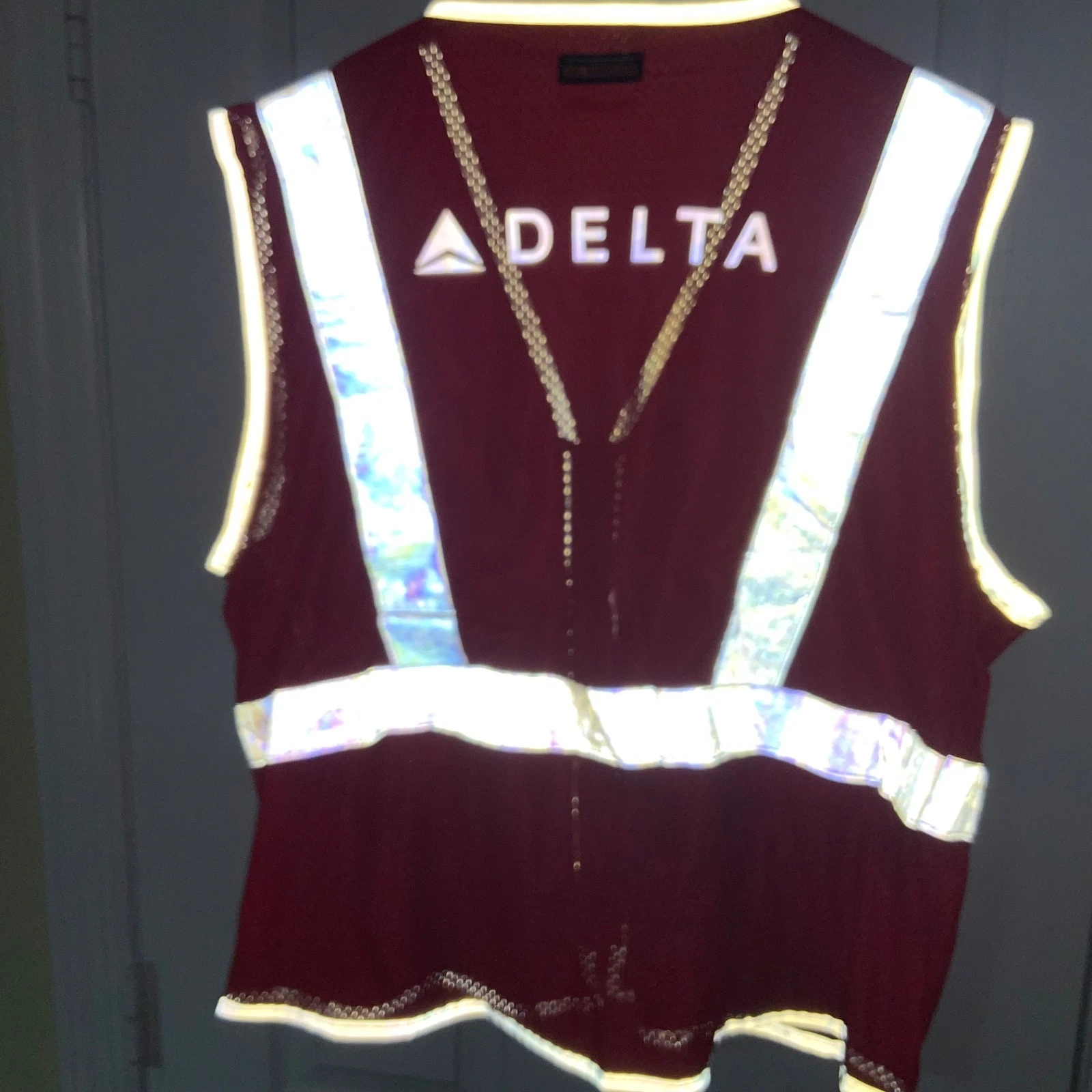 Delta Airlines Employee Crew Reflective Safety Vest Size XL (by ML Kishigo) - product detail image 4
