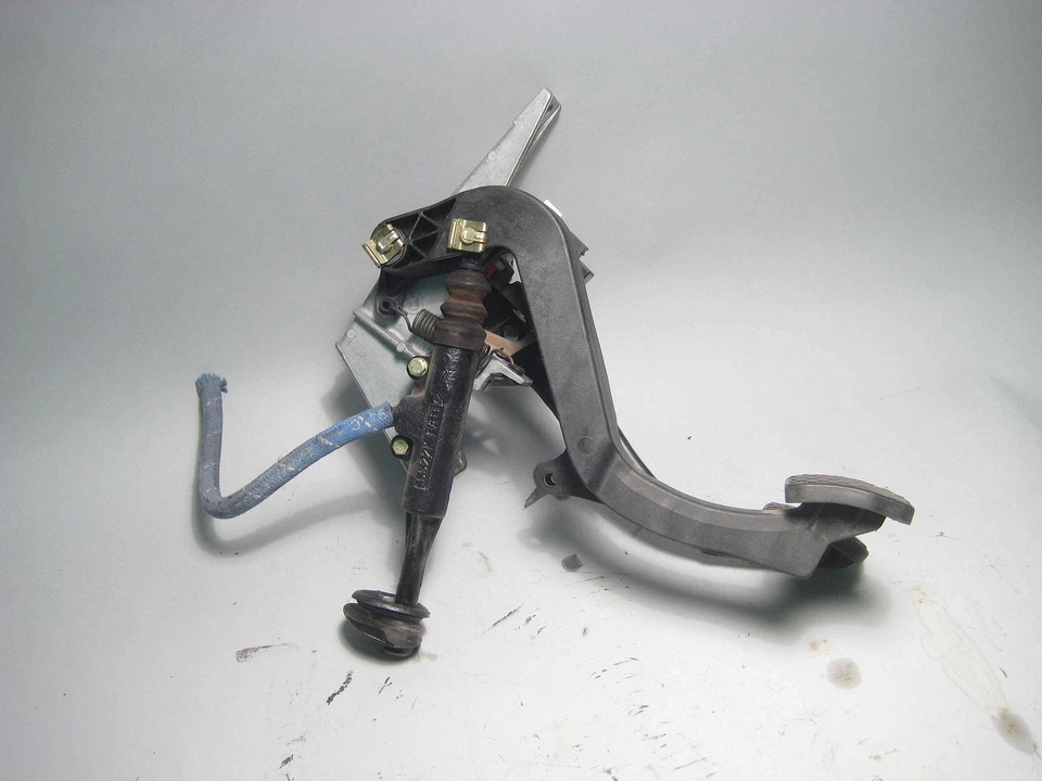 BMW E36 5 Spd Manual Clutch Pedal Box Swap 1992-1997 318i 325i 328i M3 Z3 OEM - Image 3 of 3