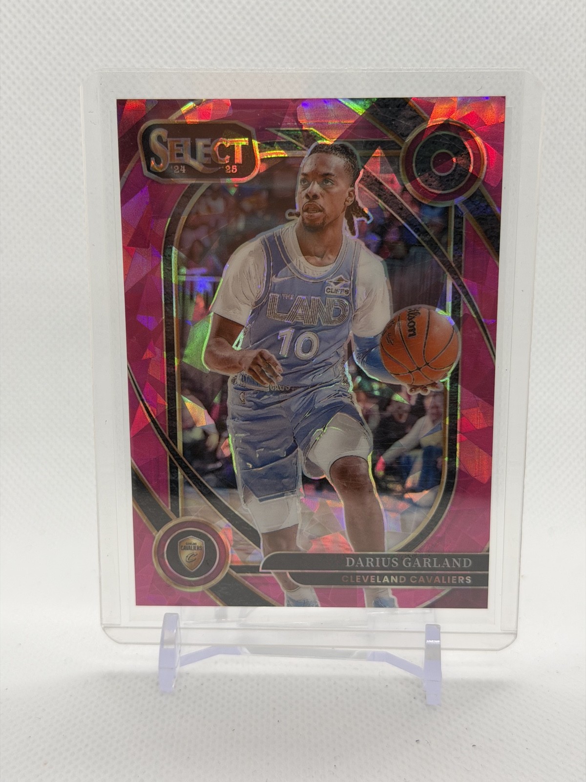 Darius Garland 2024-25 Panini Select - Courtside #240 Pink Cracked Ice Prizm /99