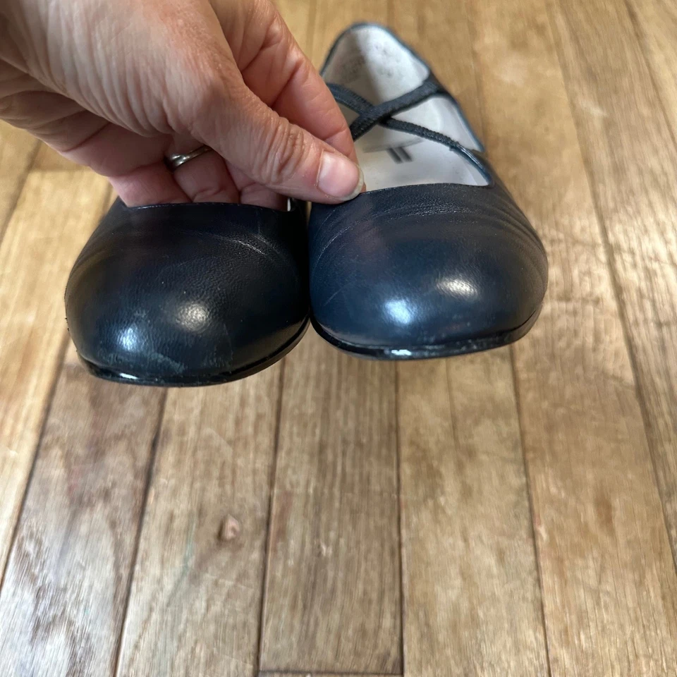 Trotters Navy Leather Mary Jane Block Heels Size 8.5N Jamie Strap Pump - Image 3 of 4