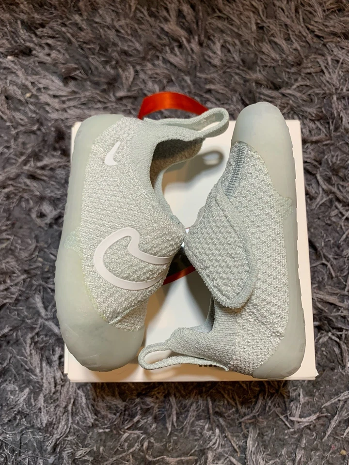 Nike Swoosh 1 TD Phantom Grey Kleinkind Säugling Freizeit Riemen Schuhe FB3244-002 Größe 6C