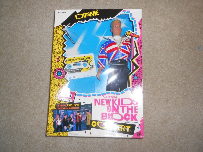 VINTAGE 1990 NEW KIDS ON THE BLOCK NKOTB IN CONCERT DONNIE W CASSETTE TAPE