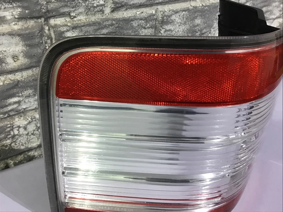 Luz trasera izquierda Ford Taurus X 2008 2009 (lado del conductor) con bombillas, fabricante original, completa Foto 2 de 4