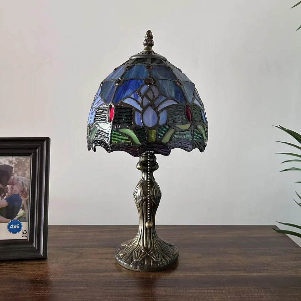 Mini lámpara de mesa estilo Tiffany azul vitral tulipanes bombilla LED 8"W*8"D*15"H Foto 4 de 4