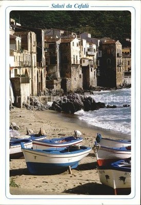 Cefalu Il porticciolo dei pescatori presso la Porta Pescara