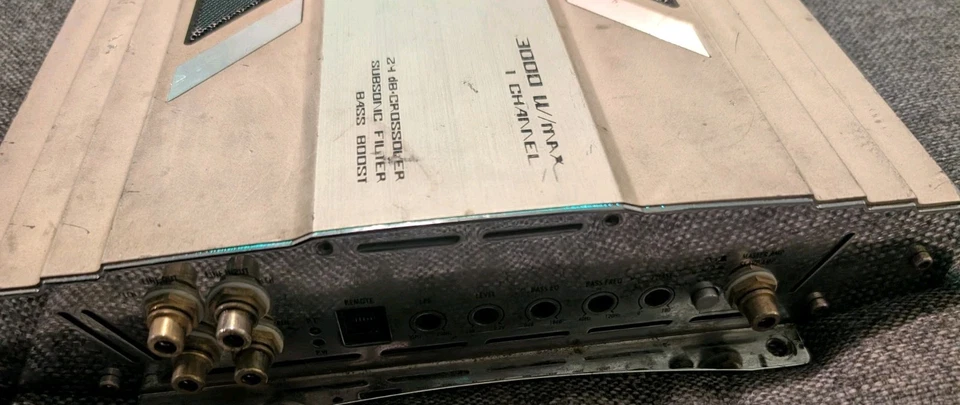 Performance Teknique ICBM-CLASS-D 3000 Watts Subwoofer Amplifier 1 Ohm Stable - Image 3 of 3