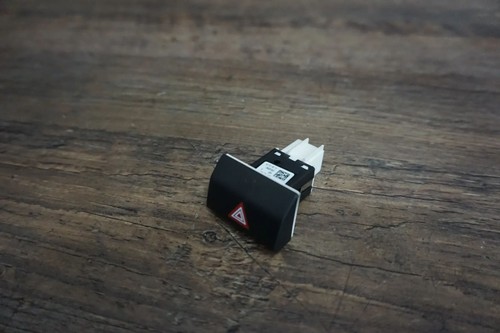 SKODA SUPERB 2 II 3T Ez13 Warnblinkschalter Warnblinker Schalter 3T0953235D