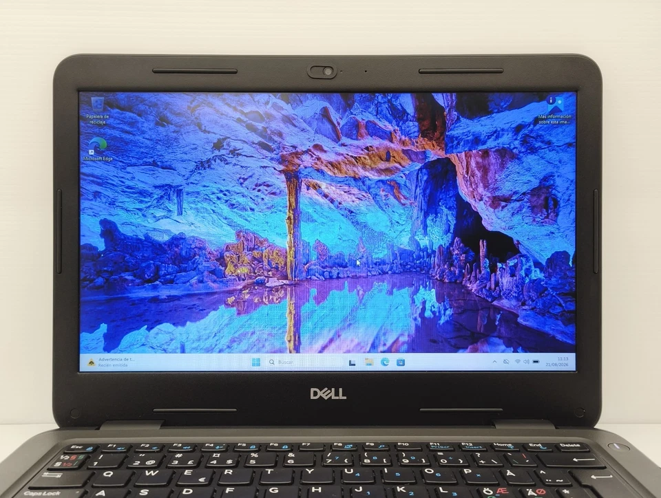 Dell Latitude 3310 · i3-8145U · 8GB · 128GB, foto 2 de 5
