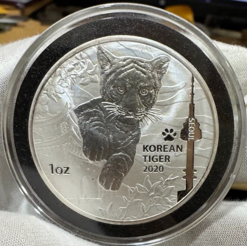 KOREAN TIGER  2020  1 TROY SILVER  OZ.  ROUND MEDAL SEOUL KOMSCO WITH CAPSULE