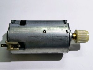 Motor für Antrieb Brüheinheit bei Delonghi, AEG und Philips