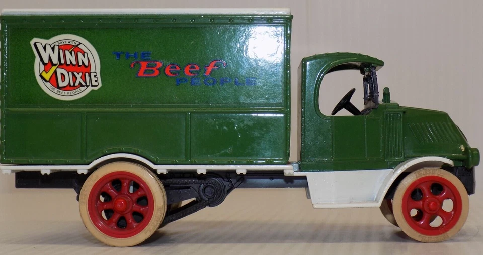 ERTL Bank 1926 1:38 Mack Bulldog Box Truck Bank - Winn Dixie Supermarkets #2125 Foto 3 de 4